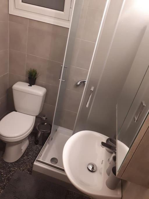 Cozy Seaside Apartment Loutraki Kültér fotó